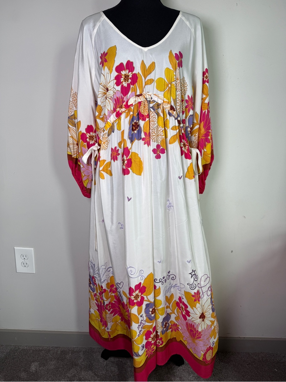 Johnny Was Jade Loreli Silk Embroidered Floral Kimono Sleeve Midi Dress Ivory M